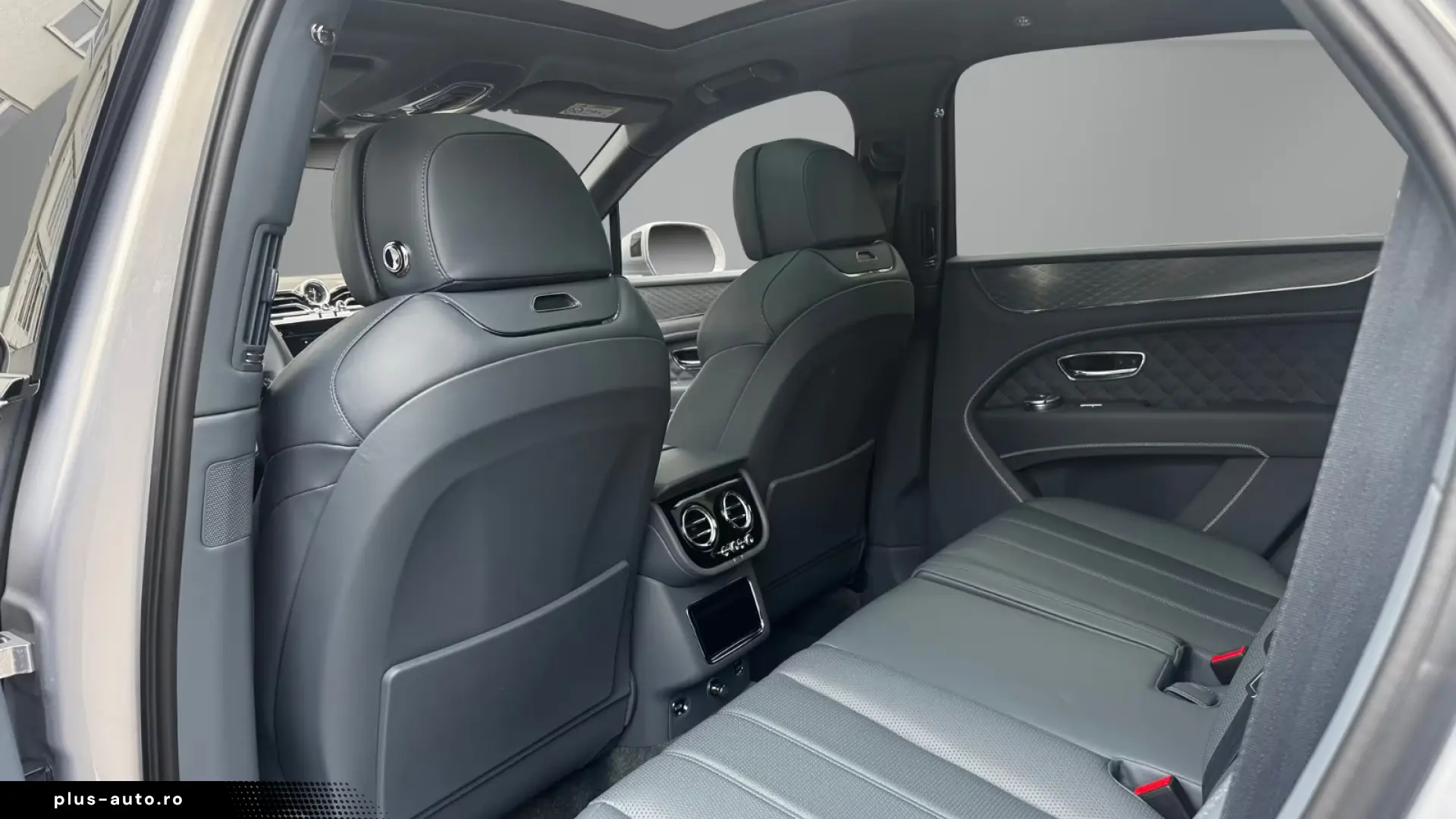 Bentley Bentayga V8 -1.HAND-BLACKLINE - BENTLEY BERLIN -