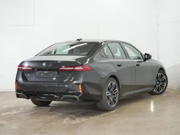 BMW 550e xDrive M Sport