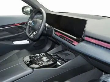 BMW 550e xDrive M Sport
