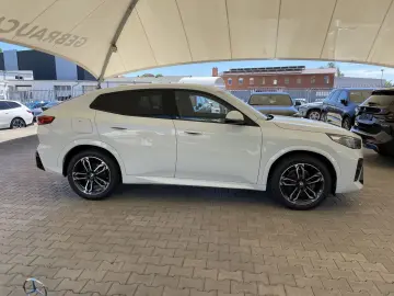 BMW X2 xDrive20d    M Sport LED LC Plus AHK Kamera M