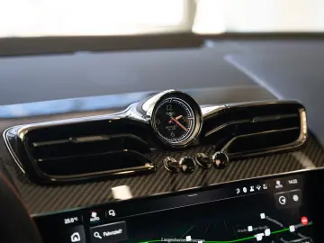 Bentley Bentayga V8
