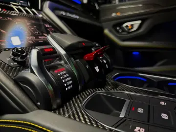 LAMBORGHINI  FULLCARBON PANO 360  PPF B&O HUD ALCANT
