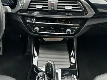 BMW X3 xDrive30e M-Sport NAV LED H&K 21ZOLL WLAN VC