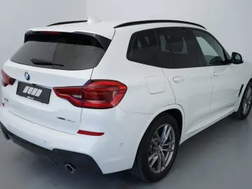 BMW X3 xDrive 30e (M-Sport Navi LED HUD ACC Leder)