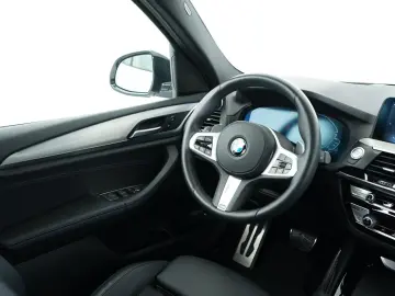 BMW X3 xDrive 30e (M-Sport Navi LED HUD ACC Leder)