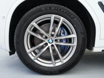 BMW X3 xDrive 30e (M-Sport Navi LED HUD ACC Leder)