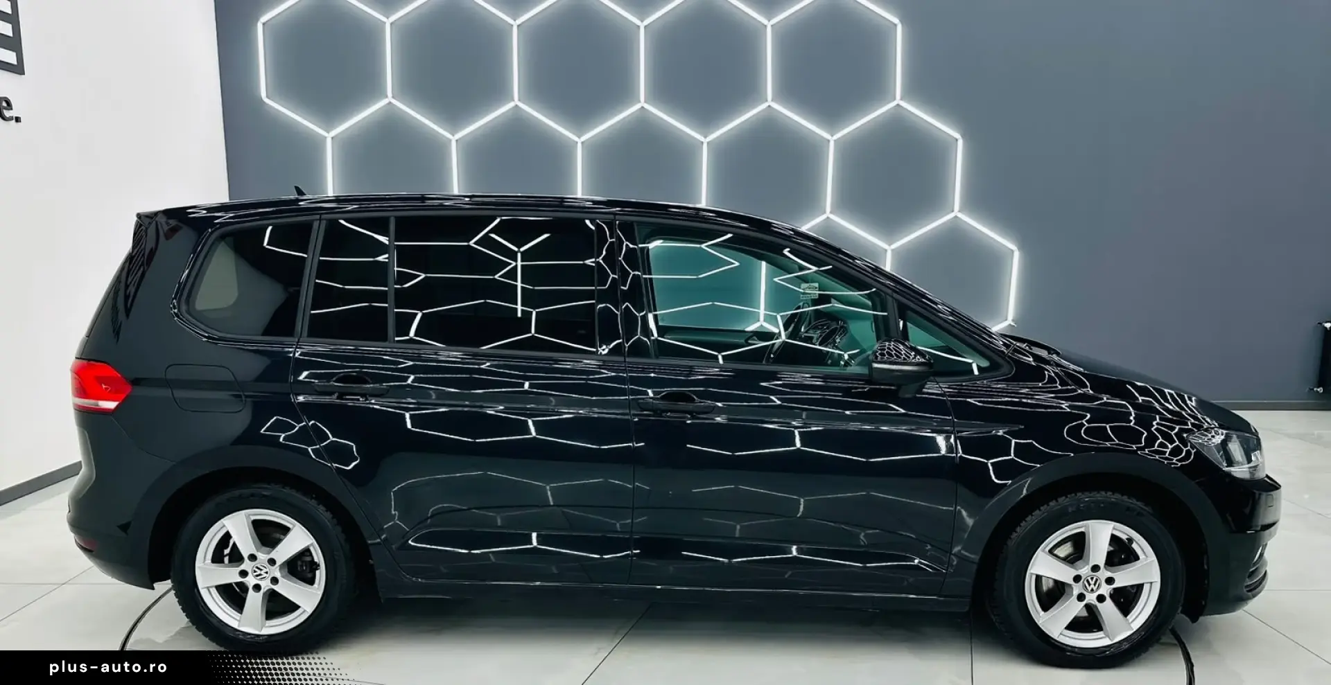 VOLKSWAGEN TOURAN 2017 1.6D E6 Garantie 12 Luni Rate Avans 0