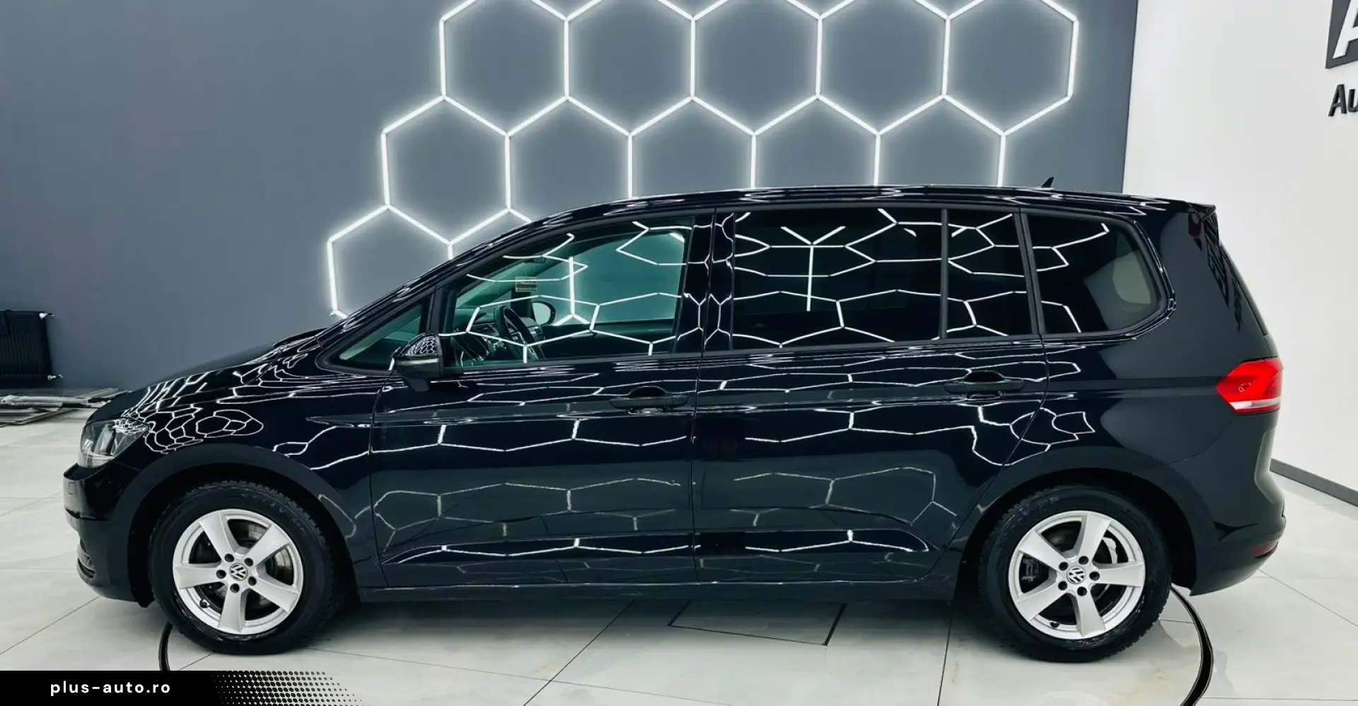 VOLKSWAGEN TOURAN 2017 1.6D E6 Garantie 12 Luni Rate Avans 0