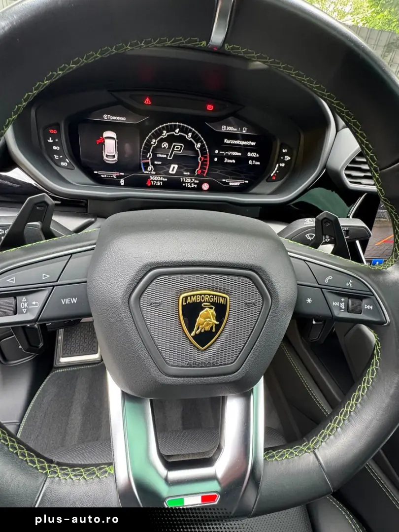 LAMBORGHINI Urus