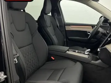VOLVO XC90 B5 AWD PLUS BRIGHT 7SITZ AHK MATRIX 360 HUD