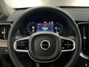 VOLVO XC90 B5 AWD PLUS BRIGHT 7SITZ AHK MATRIX 360 HUD