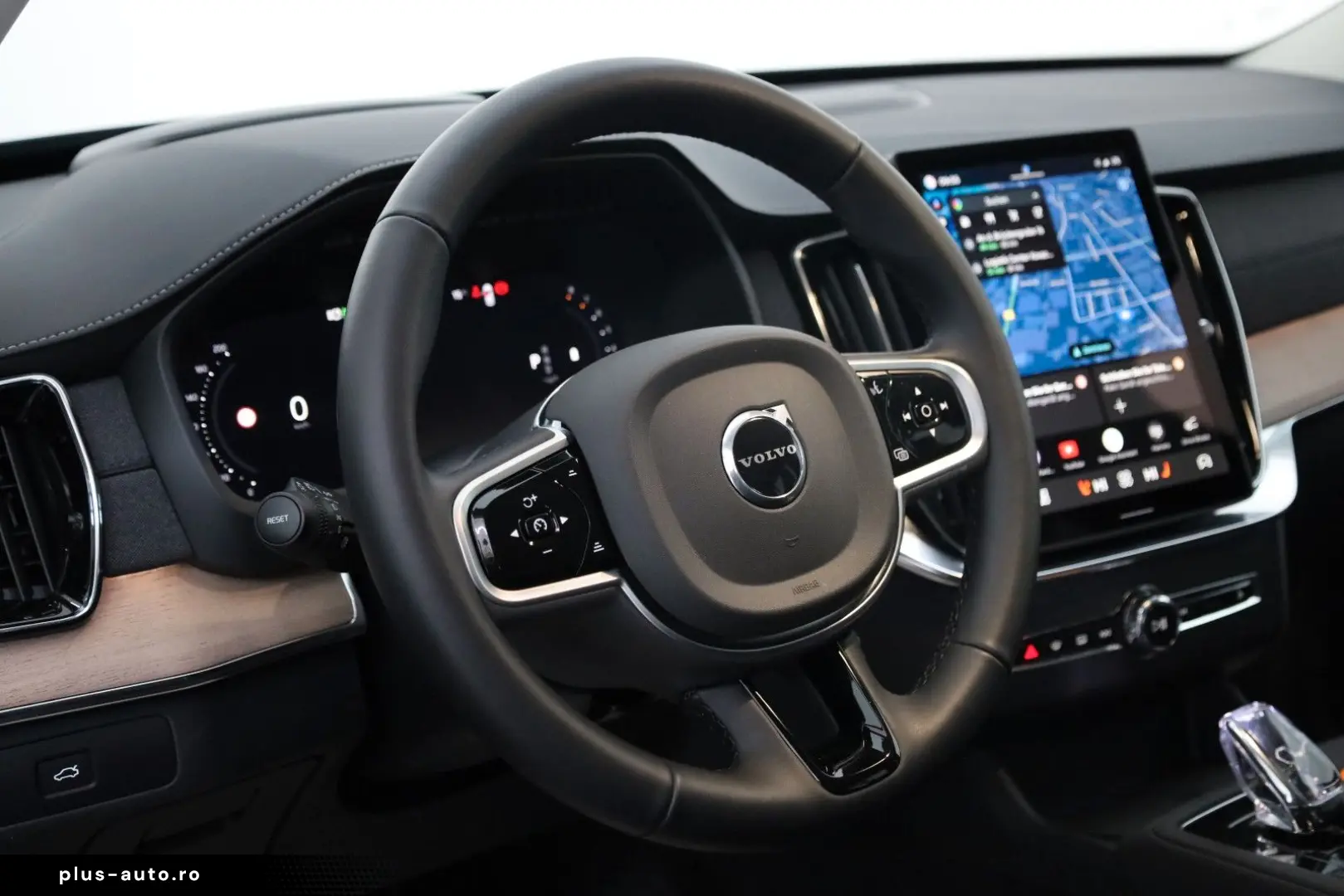VOLVO XC90 Plus Bright AWD 7Sitze 360  HUD H&K ACC AHK
