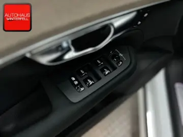 VOLVO XC90 B5 AWD PLUS BRIGHT 7SITZ AHK MATRIX 360 HUD