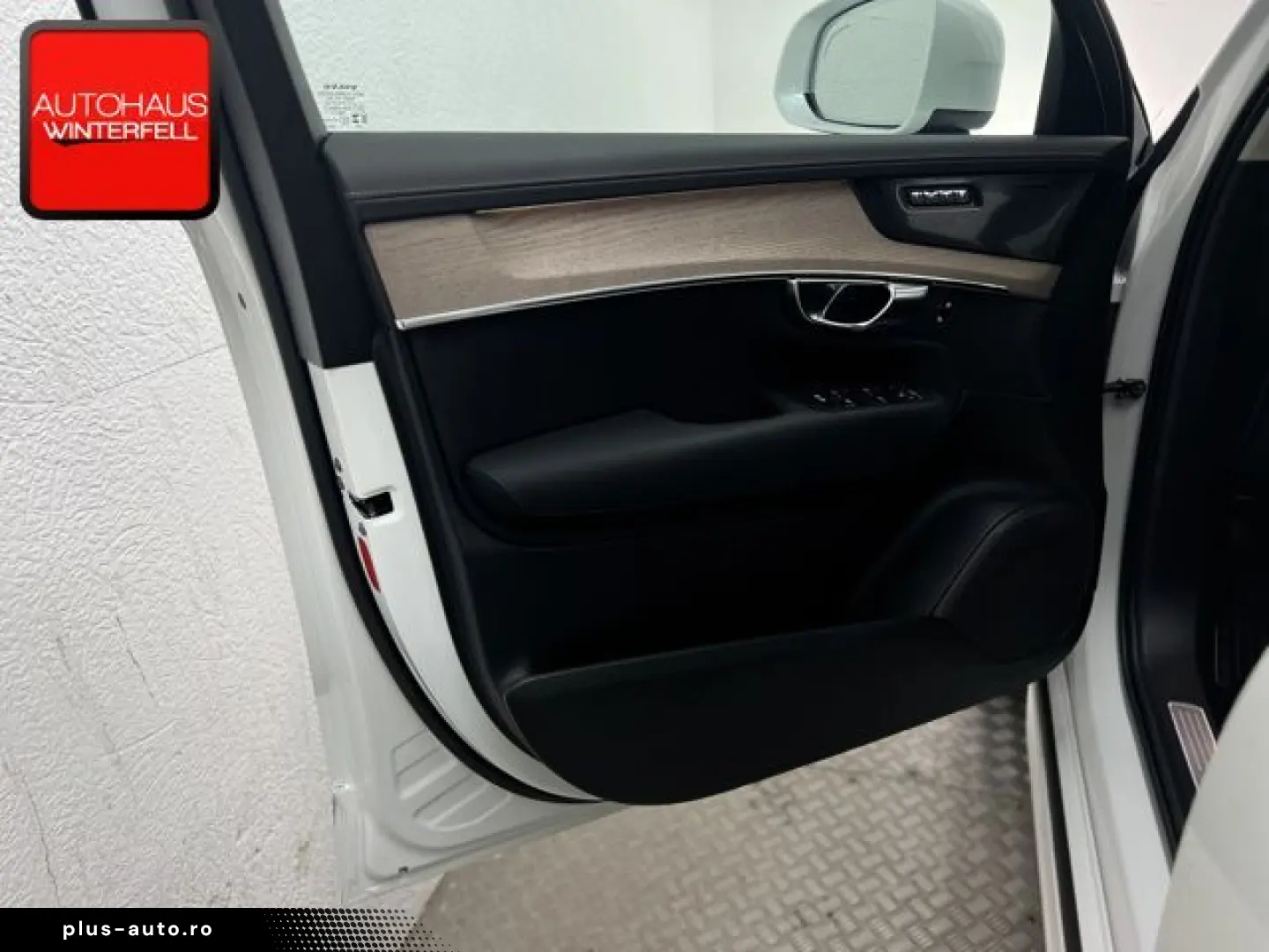 VOLVO XC90 B5 AWD PLUS BRIGHT 7SITZ AHK MATRIX 360 HUD