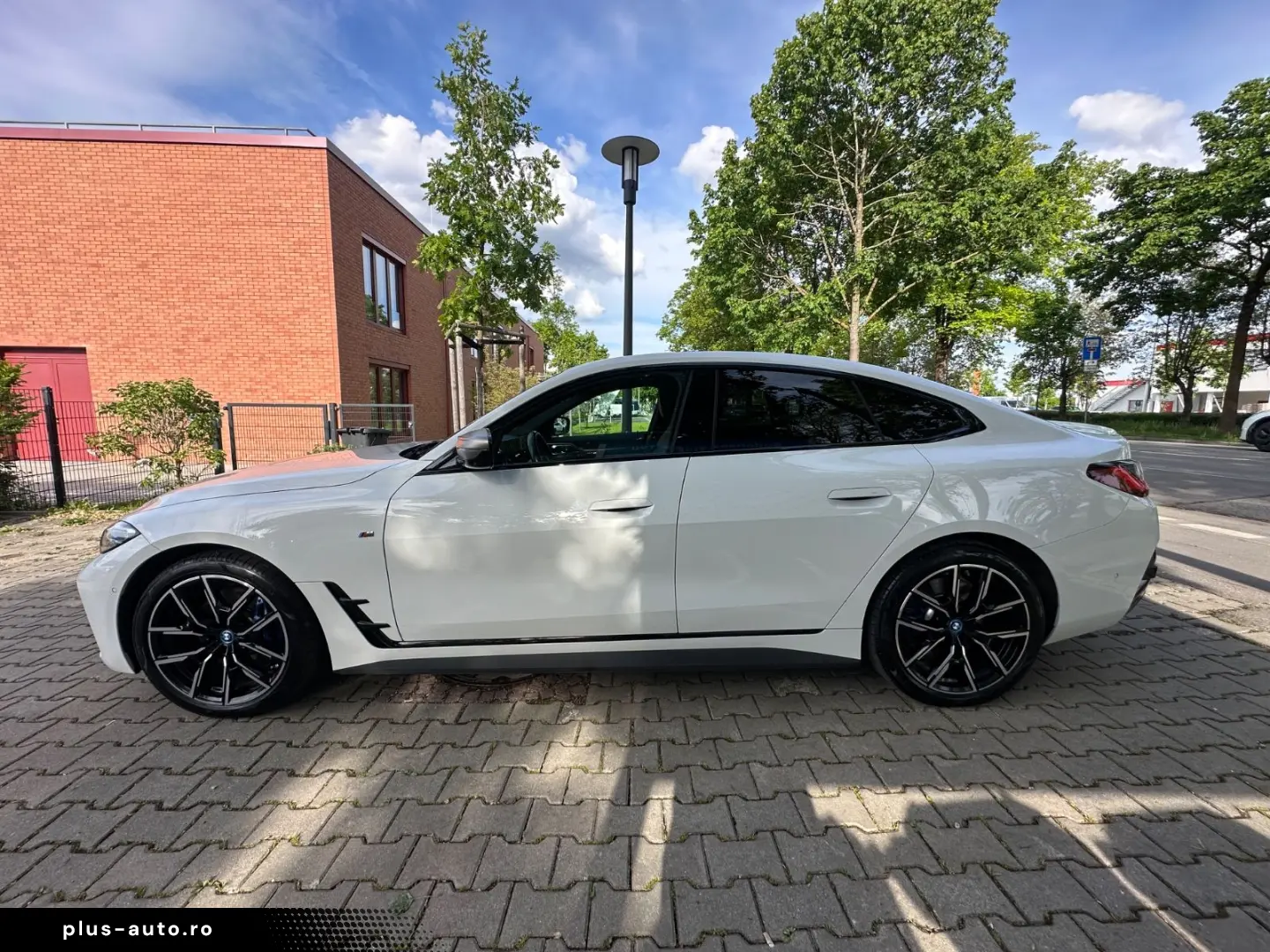 BMW i4 Gran Coupe M50 Sitzbelueftung Head Up Laser