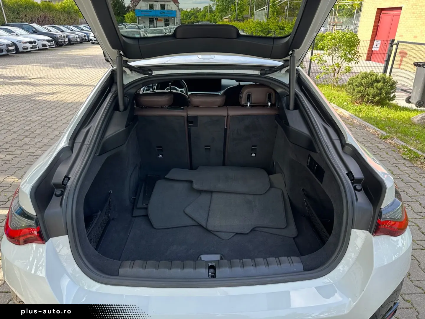 BMW i4 Gran Coupe M50 Sitzbelueftung Head Up Laser