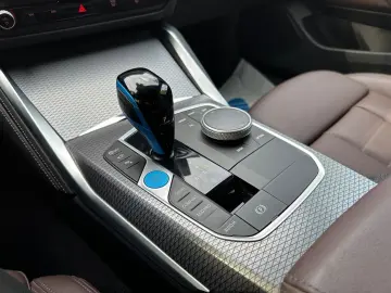 BMW i4 Gran Coupe M50 Sitzbelueftung Head Up Laser