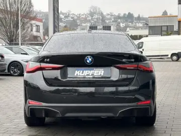 BMW i4 eDrive40 Sportsitz Leder ACC Prof AHK-el.Sitz