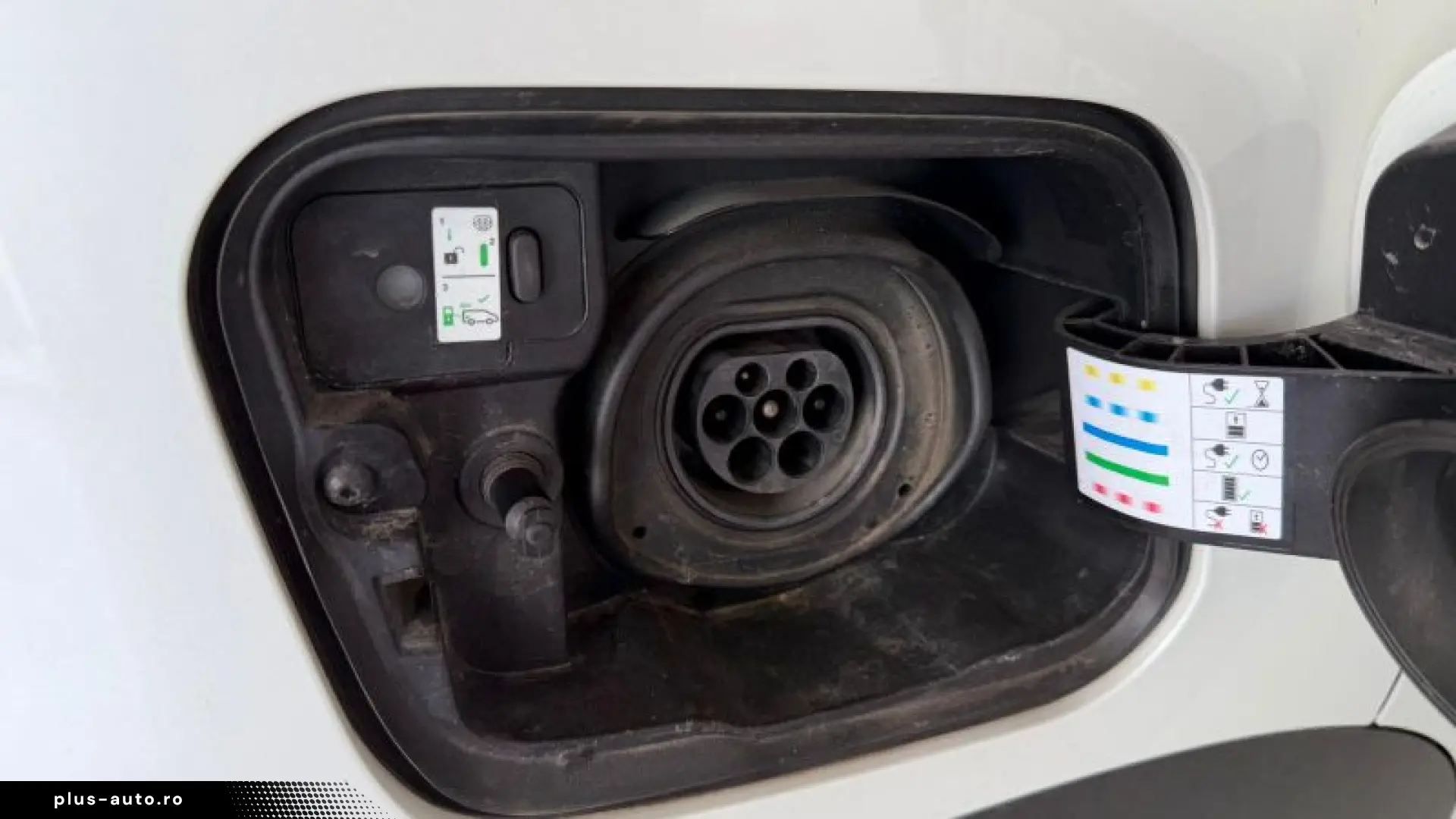 RENAULT CAPTUR 1.6 E-Tech PHEV 160CP techno