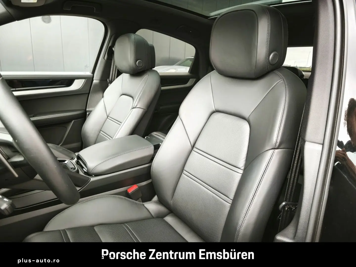 PORSCHE Cayenne E-Hybrid Coupe PASM Inno Bose Head-Up 14