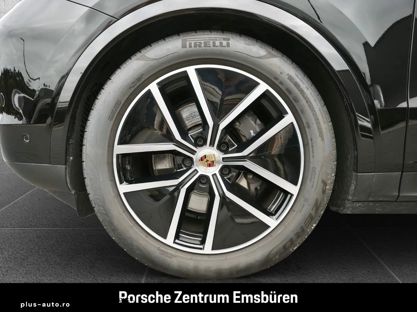 PORSCHE Cayenne E-Hybrid Coupe PASM Inno Bose Head-Up 14