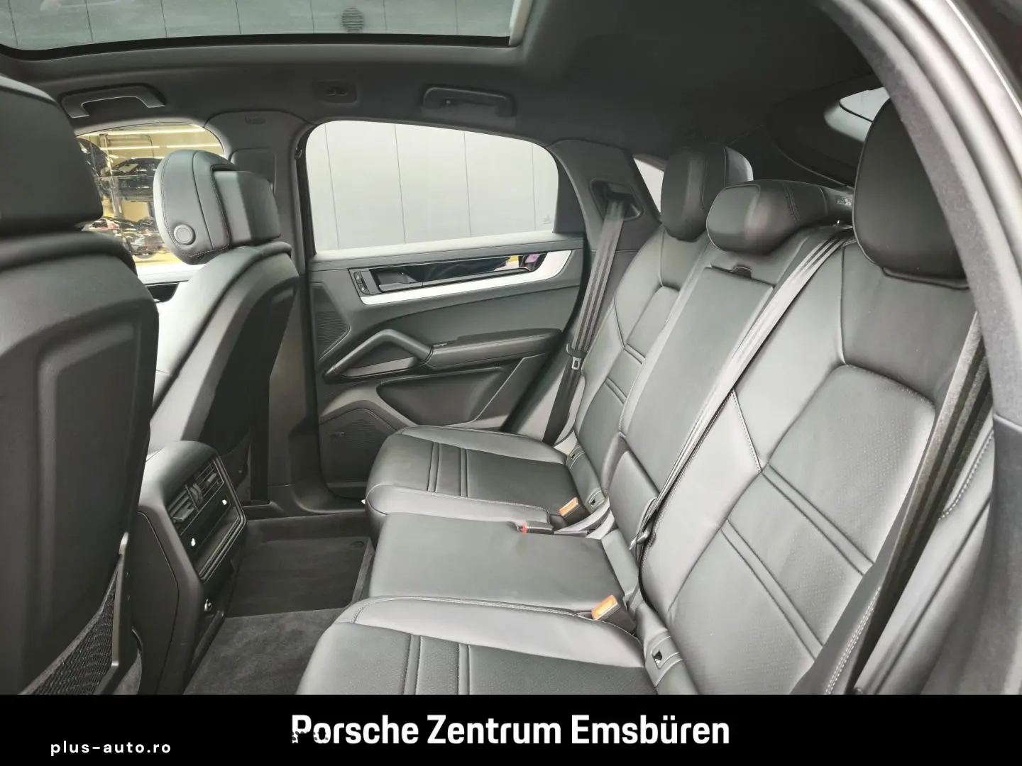 PORSCHE Cayenne E-Hybrid Coupe PASM Inno Bose Head-Up 14