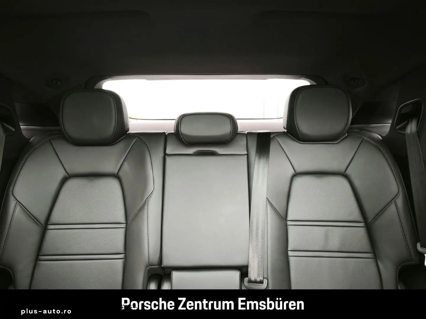 PORSCHE Cayenne E-Hybrid Coupe PASM Inno Bose Head-Up 14