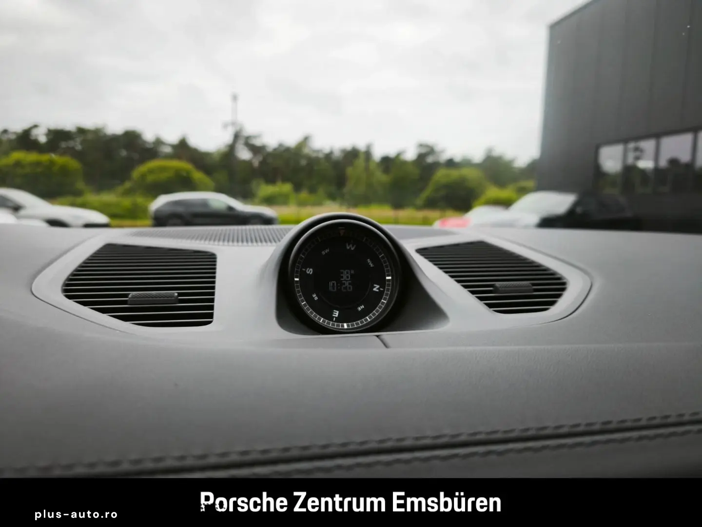 PORSCHE Cayenne E-Hybrid Coupe PASM Inno Bose Head-Up 14