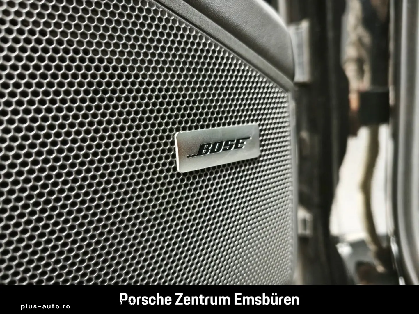 PORSCHE Cayenne E-Hybrid Coupe PASM Inno Bose Head-Up 14
