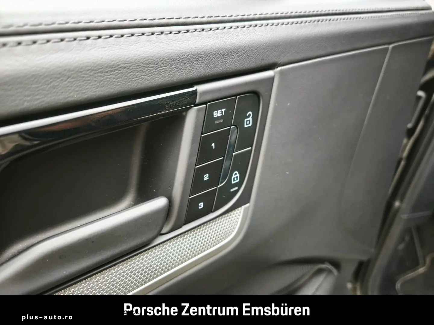 PORSCHE Cayenne E-Hybrid Coupe PASM Inno Bose Head-Up 14
