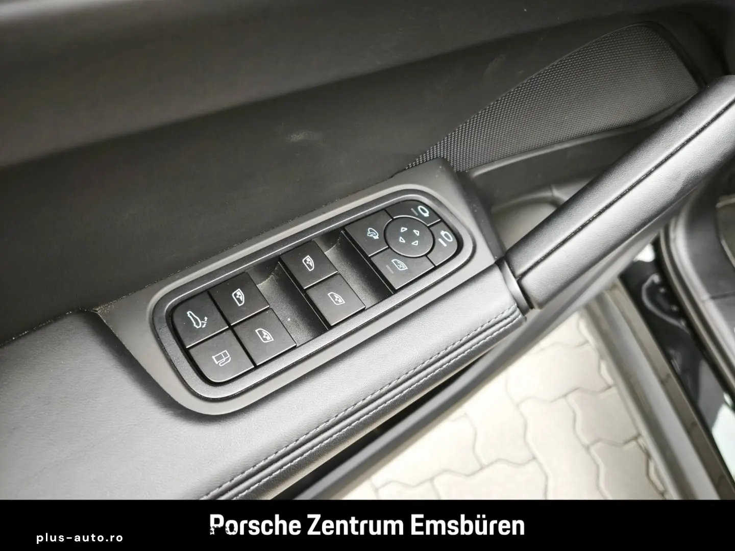 PORSCHE Cayenne E-Hybrid Coupe PASM Inno Bose Head-Up 14