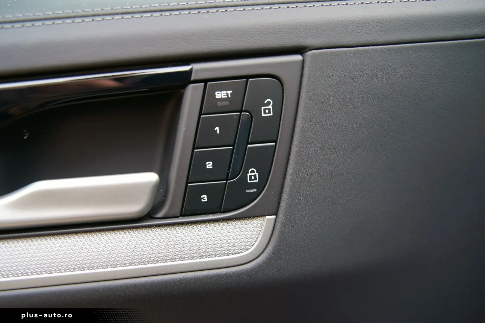 PORSCHE Cayenne Coupe E-Hybrid  SportAGA PDCC HEADUP