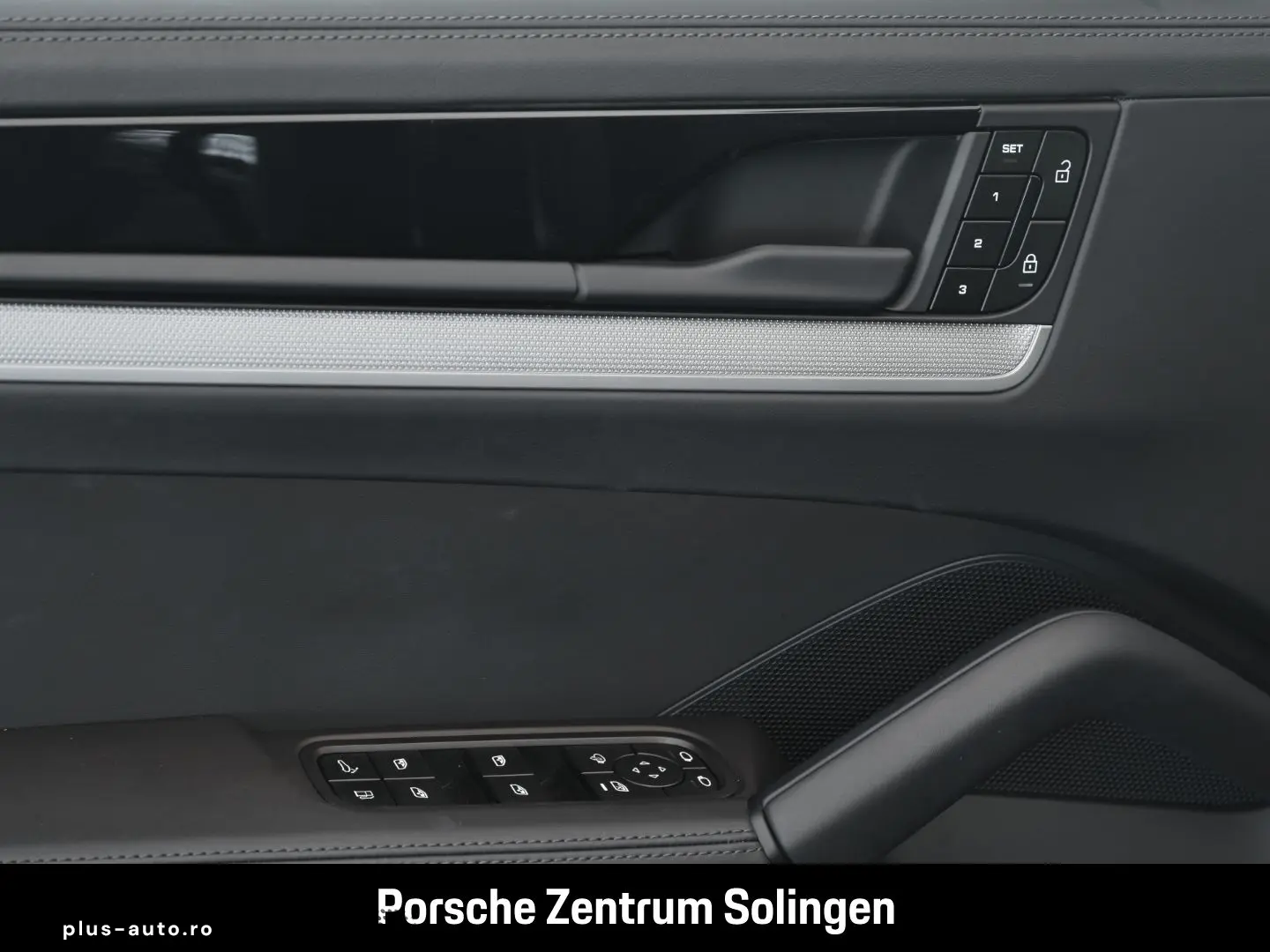 PORSCHE Cayenne E-Hybrid Coupe LUFT INNO HEADUP BOSE