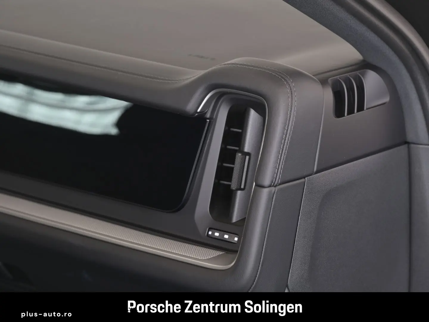 PORSCHE Cayenne E-Hybrid Coupe LUFT INNO HEADUP BOSE