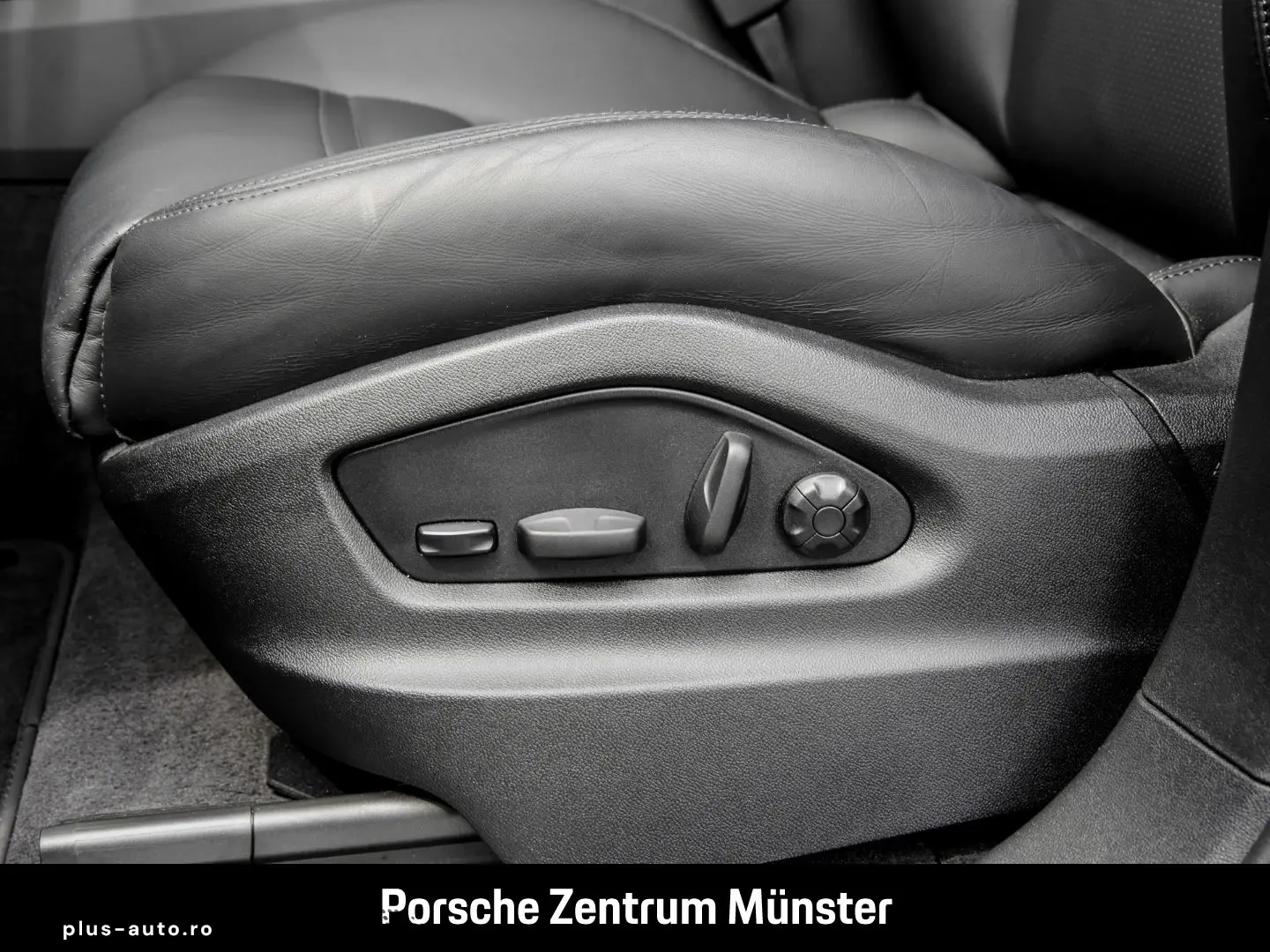 PORSCHE Cayenne E-Hybrid Coupe InnoDrive Head-Up Display