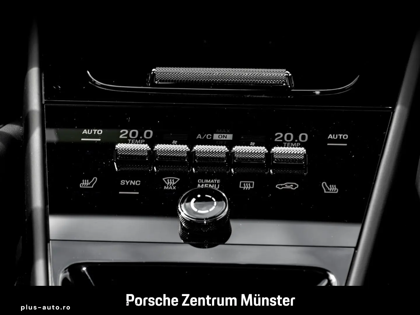 PORSCHE Cayenne E-Hybrid Coupe InnoDrive Head-Up Display