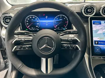 MERCEDES-BENZ GLC 300 d 4M AMGLPP DigiL Pano AHK HuD…