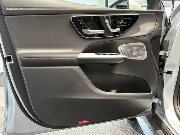 MERCEDES-BENZ GLC 300 d 4M AMGLPP DigiL Pano AHK HuD…