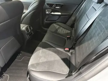 MERCEDES-BENZ GLC 300 d 4M AMGLPP DigiL Pano AHK HuD…