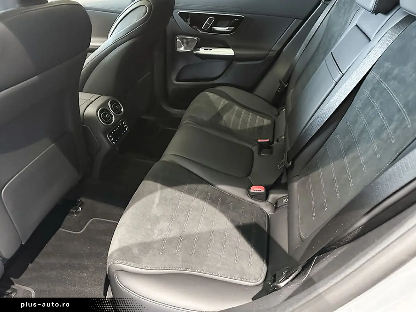 MERCEDES-BENZ GLC 300 d 4M AMGLPP DigiL Pano AHK HuD&hellip;