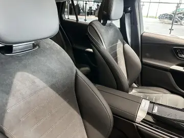 MERCEDES-BENZ GLC 300 d 4M AMGLPP DigiL Pano AHK HuD…