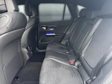 MERCEDES-BENZ GLC 300 d 4Matic AMG PANO AHK DIGITAL 360