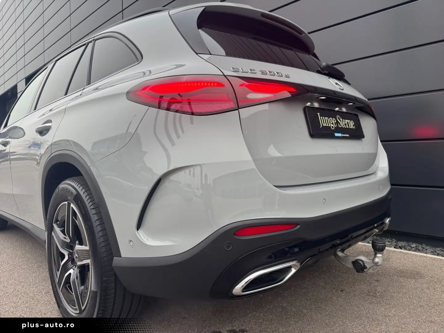 MERCEDES-BENZ GLC 300 d 4Matic AMG PANO AHK DIGITAL 360