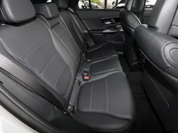 MERCEDES-BENZ GLC 300 e 4M AMG PANO HUD NIGHT DIG-LE…