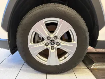 TOYOTA RAV4 Hybrid 4x2 Basis