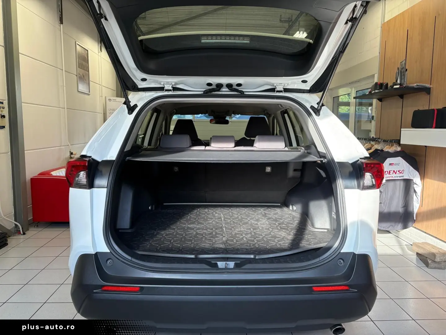 TOYOTA RAV4 Hybrid 4x2 Basis