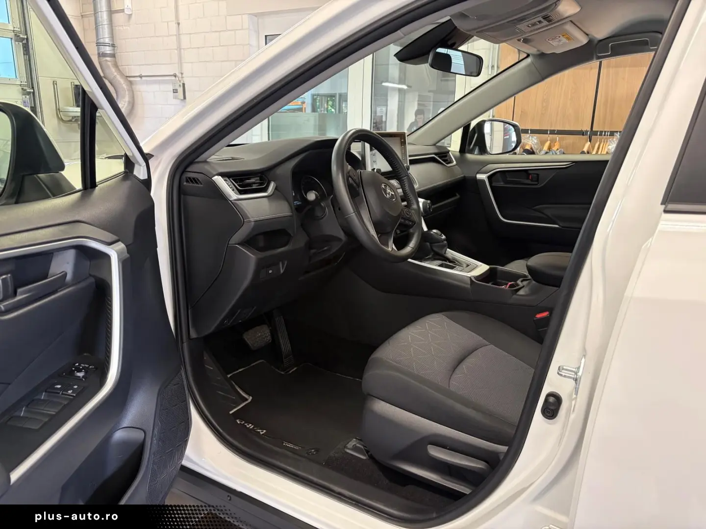 TOYOTA RAV4 Hybrid 4x2 Basis