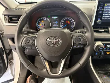 TOYOTA RAV4 Hybrid 4x2 Basis