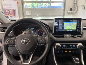 TOYOTA RAV4 Hybrid 4x2 Basis