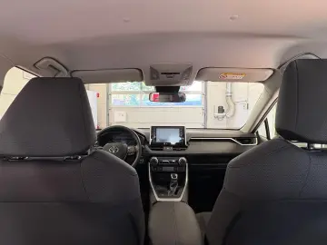 TOYOTA RAV4 Hybrid 4x2 Basis